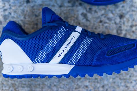 royal blue sneakers adidas.